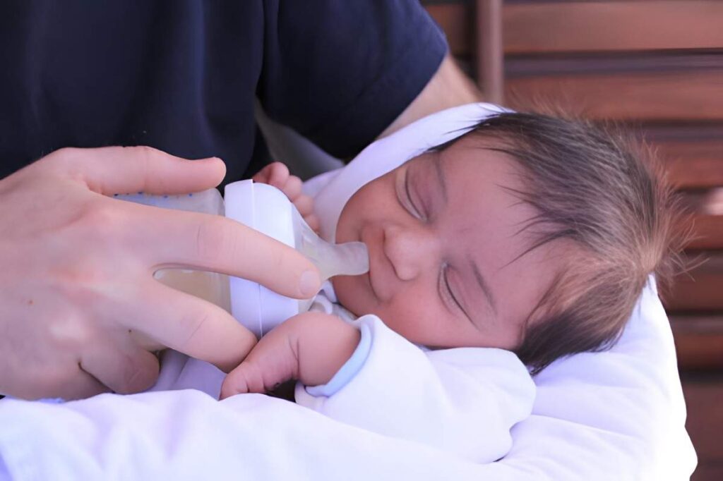 1 Week Old Newborn Feeding