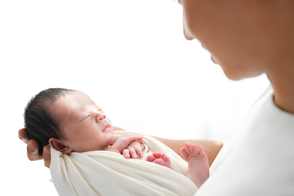 Beyond the Straight Line Decoding Asynchronous Growth in Newborns